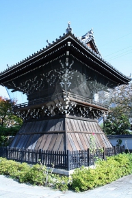 妙蓮寺の鐘楼