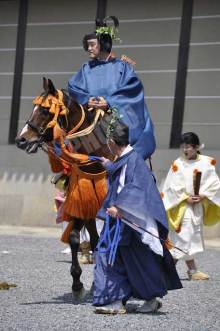 葵祭（賀茂祭）　その2の颯爽と馬に乗る役者さん