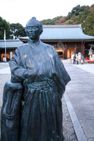 霊山護国神社の坂本龍馬像