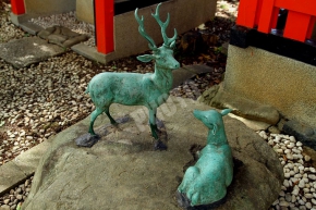 鹿の像