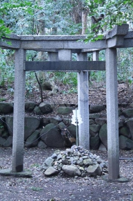 木嶋神社にある三柱鳥居