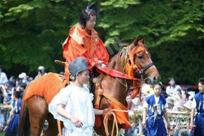 賀茂競馬（上賀茂神社）の蛇行しながら馬が南下