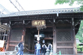 清水寺の轟門(とどろきもん)