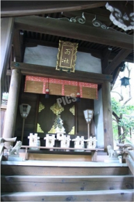 岡崎神社の雨社