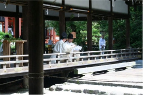 夏越の大祓（上賀茂神社）の橋殿（はしでん）
