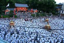 神幸祭の八坂神社大集合