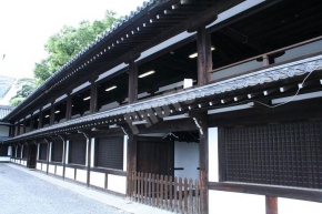 東本願寺　視聴覚ホールに続く渡り廊下