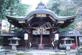 粟田神社の拝殿