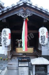 上徳寺の身代り地蔵堂