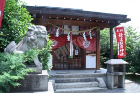 鎌達稲荷神社の拝殿