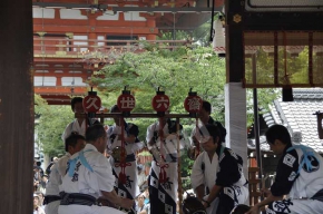 祇園祭 2011 花傘巡行（八坂神社）