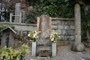 石峰寺にある伊藤若冲のお墓2