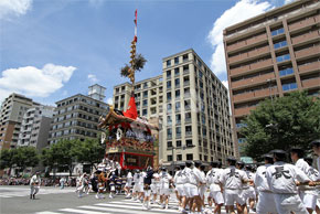 祇園祭の長刀鉾